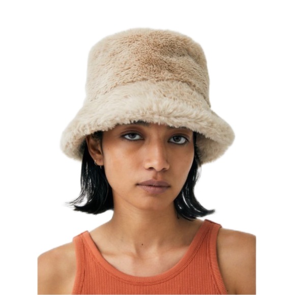 Faux fur bucket hat - Picture 10 of 10